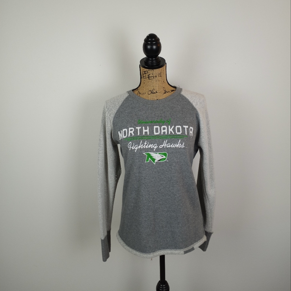 University of North Dakota Fighting Hawks Longsleeve/Sweatshirt!